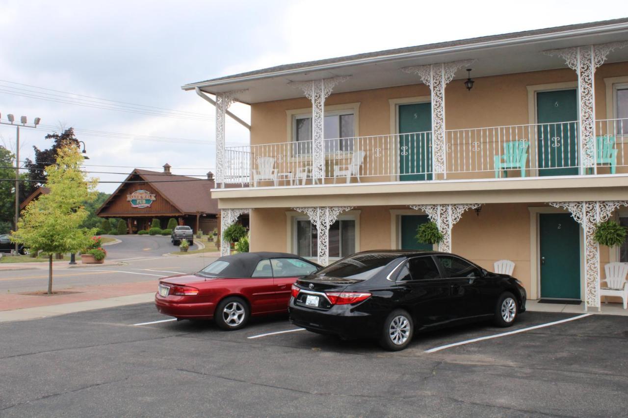 River Road Motel ウィスコンシン デルズ エクステリア 写真