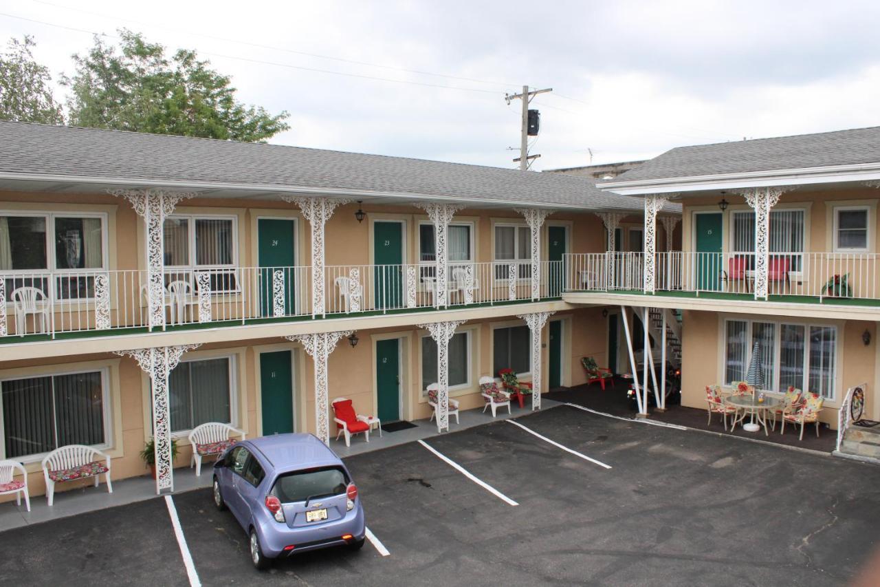 River Road Motel ウィスコンシン デルズ エクステリア 写真