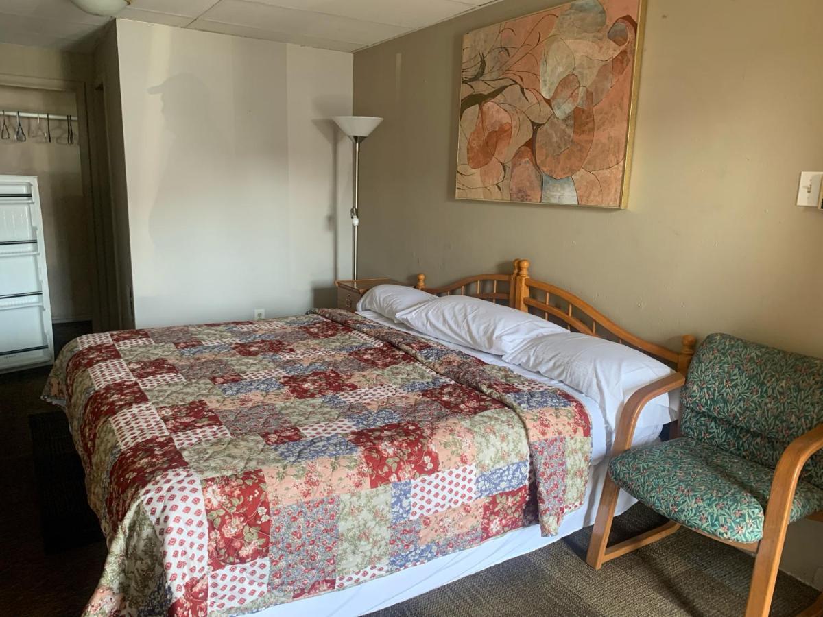 River Road Motel ウィスコンシン デルズ エクステリア 写真