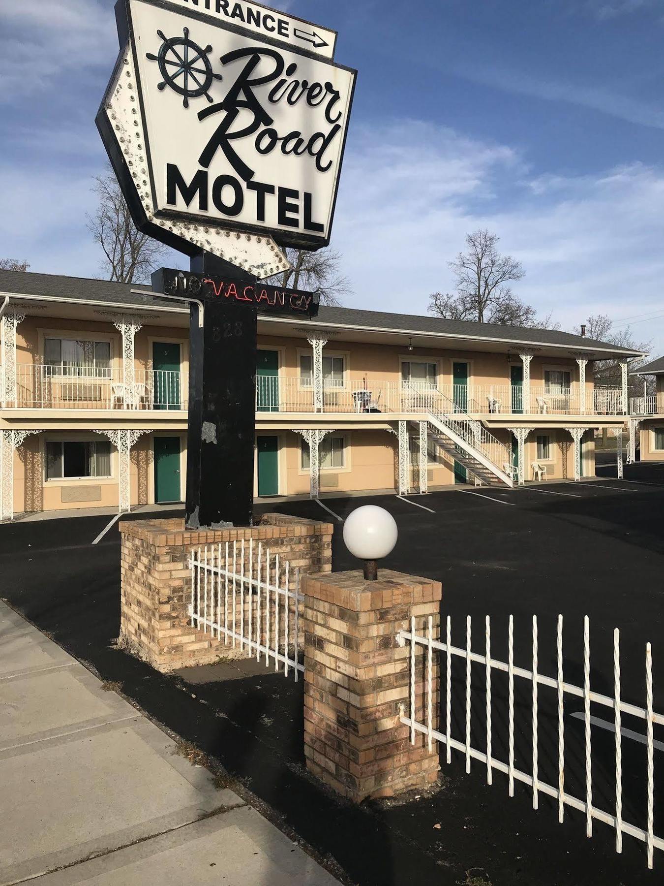 River Road Motel ウィスコンシン デルズ エクステリア 写真
